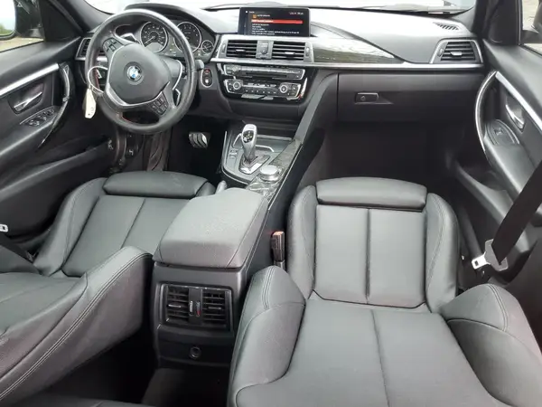 WBA8B9C55JEE82090 2018 BMW 3ER - Image 8