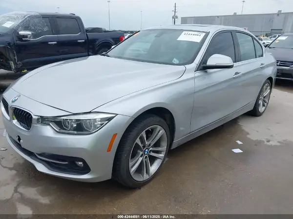 WBA8B9C55JK676701 2018 BMW 3ER - Image 2