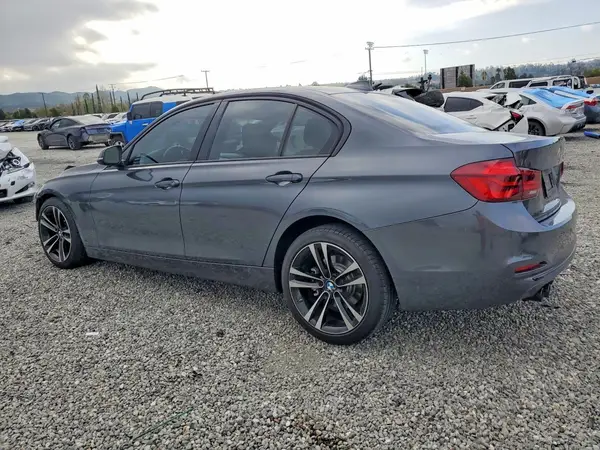 WBA8B9C55JK677069 2018 BMW 3ER - Image 2