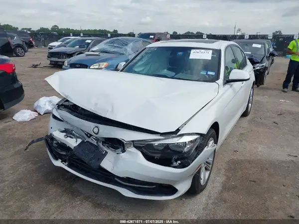 WBA8B9C56HK675874 2017 BMW 3ER - Image 2