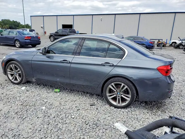 WBA8B9C56HK675910 2017 BMW 3ER - Image 2