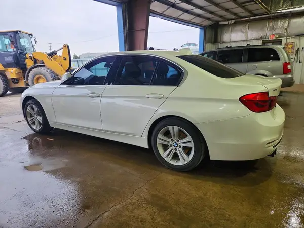 WBA8B9C56JAE22083 2018 BMW 3ER - Image 2