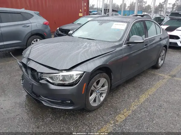 WBA8B9C56JEE81143 2018 BMW 3ER - Image 2