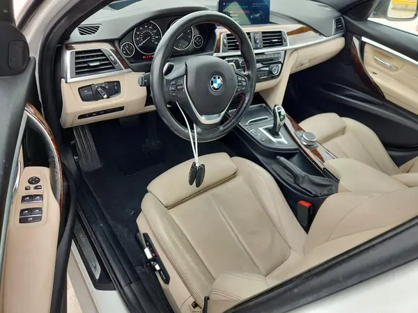 WBA8B9C56JEE81773 2018 BMW 3ER - Image 8
