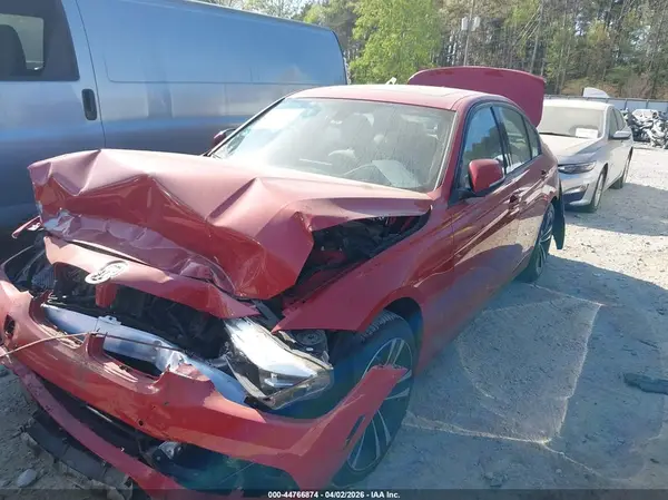 WBA8B9C56JEE82101 2018 BMW 3ER - Image 2