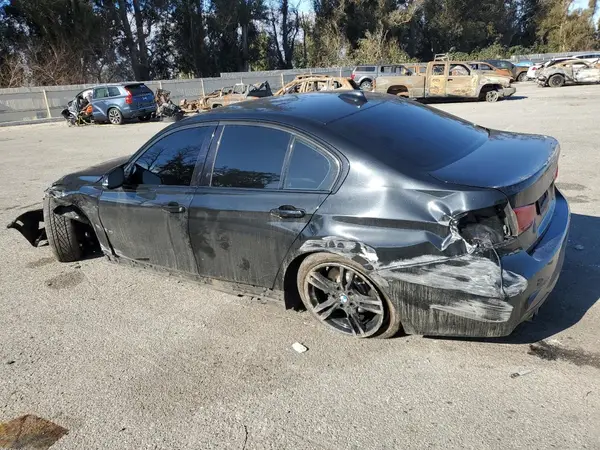 WBA8B9C56JEE82325 2018 BMW 3ER - Image 2
