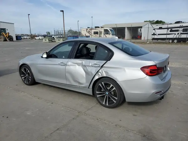 WBA8B9C56JK886420 2018 BMW 3ER - Image 2