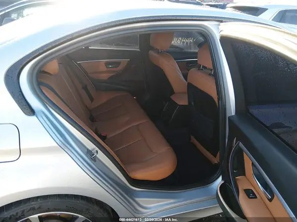 WBA8B9C57JAE22271 2018 BMW 3ER - Image 8