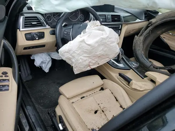 WBA8B9C57JK676702 2018 BMW 3ER - Image 8