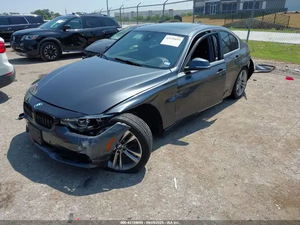 WBA8B9C57JK676862 2018 BMW 3ER - Image 2