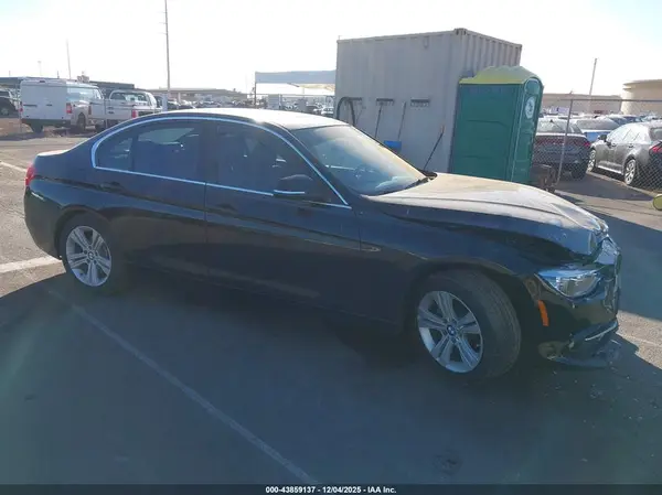 WBA8B9C57JK676943 2018 BMW 3ER - Image 1