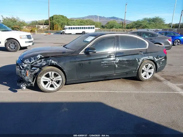 WBA8B9C57JK676943 2018 BMW 3ER - Image 2
