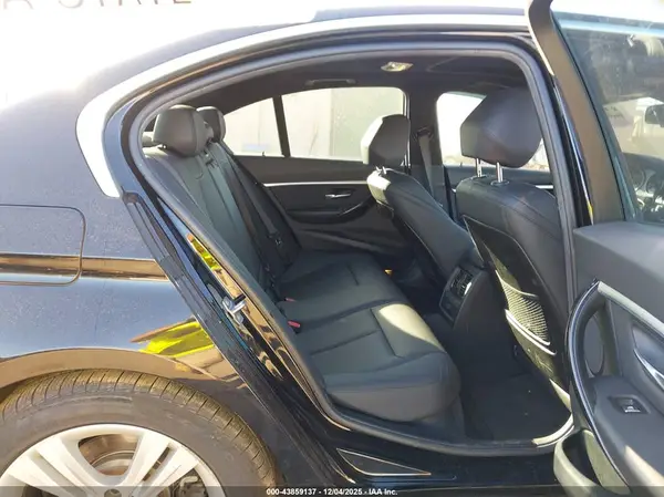 WBA8B9C57JK676943 2018 BMW 3ER - Image 8