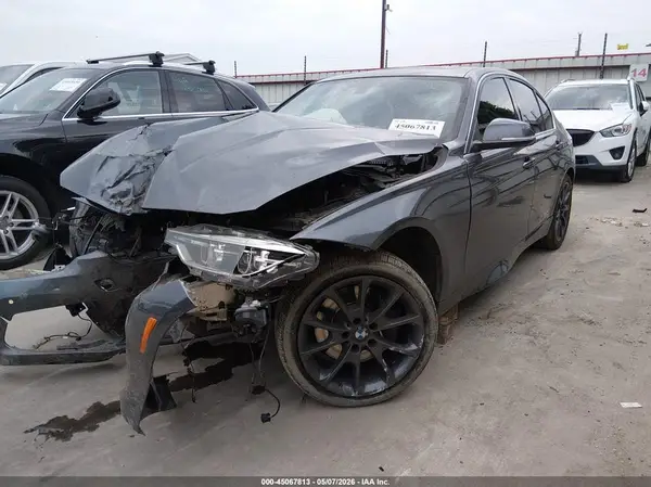 WBA8B9C57JK886426 2018 BMW 3ER - Image 2