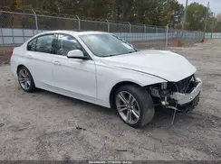WBA8B9C58JEE80771 2018 BMW 3ER