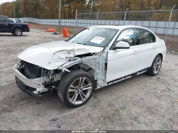 WBA8B9C58JEE80771 2018 BMW 3ER - Image 2