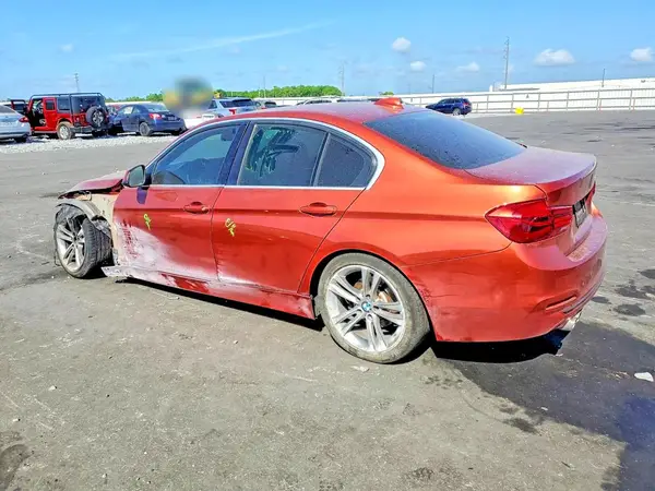 WBA8B9C58JEE81077 2018 BMW 3ER - Image 2