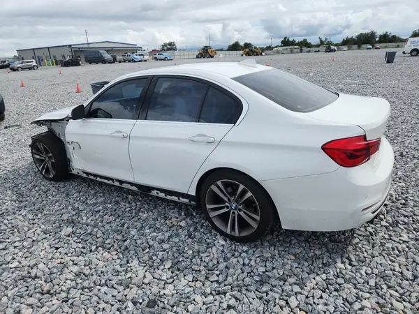WBA8B9C58JEE82245 2018 BMW 3ER - Image 2