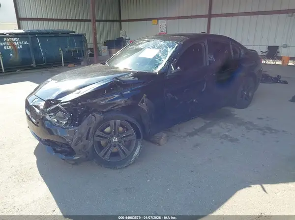 WBA8B9C58JEE82732 2018 BMW 3ER - Image 2