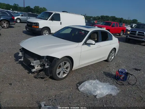 WBA8B9C58JK677499 2018 BMW 3ER - Image 2