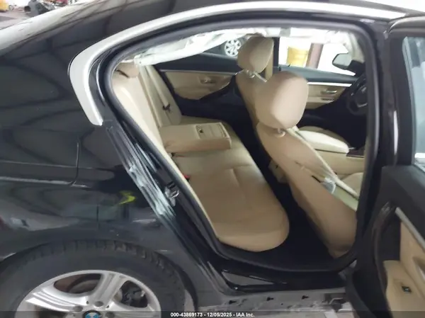 WBA8B9C59HK675884 2017 BMW 3ER - Image 8