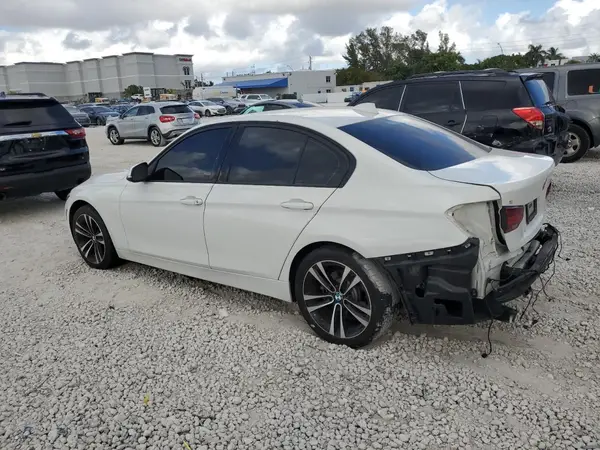 WBA8B9C59JAE21946 2018 BMW 3ER - Image 2