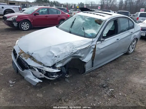 WBA8B9C59JEE81184 2018 BMW 3ER - Image 2