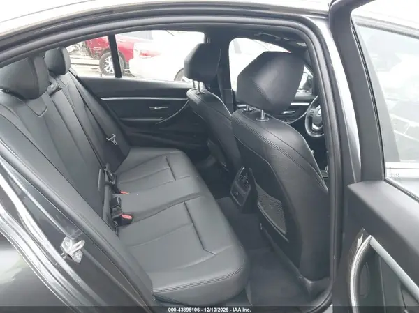 WBA8B9C59JEE81394 2018 BMW 3ER - Image 8