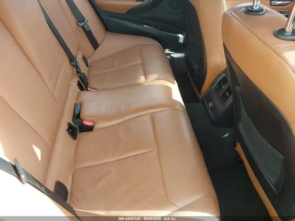 WBA8B9C59JEE82061 2018 BMW 3ER - Image 8
