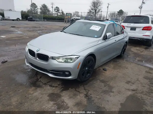 WBA8B9C59JK677141 2018 BMW 3ER - Image 2