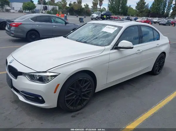 WBA8B9C59JK677155 2018 BMW 3ER - Image 2