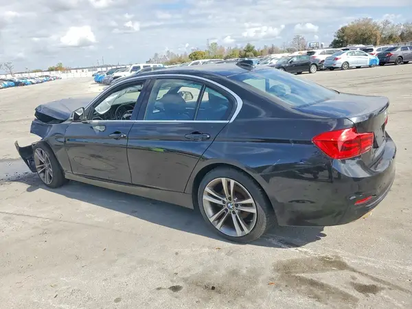 WBA8B9C59JK677401 2018 BMW 3ER - Image 2