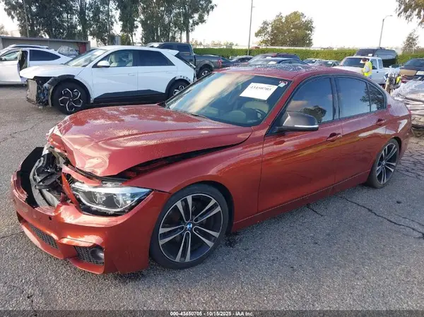 WBA8B9C5XJAE22118 2018 BMW 3ER - Image 2