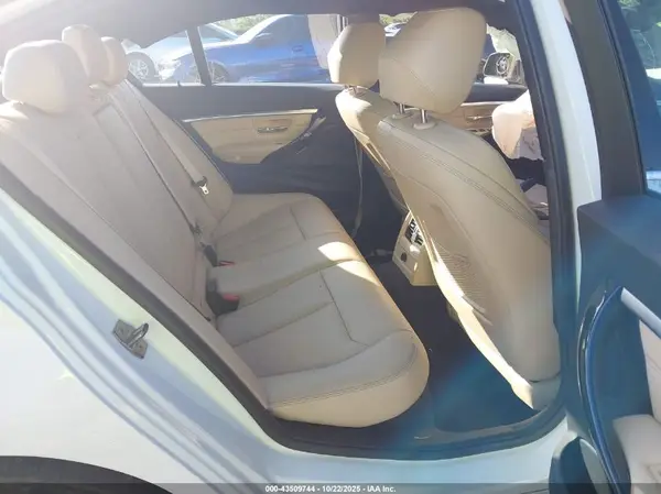 WBA8B9C5XJAE22247 2018 BMW 3ER - Image 8