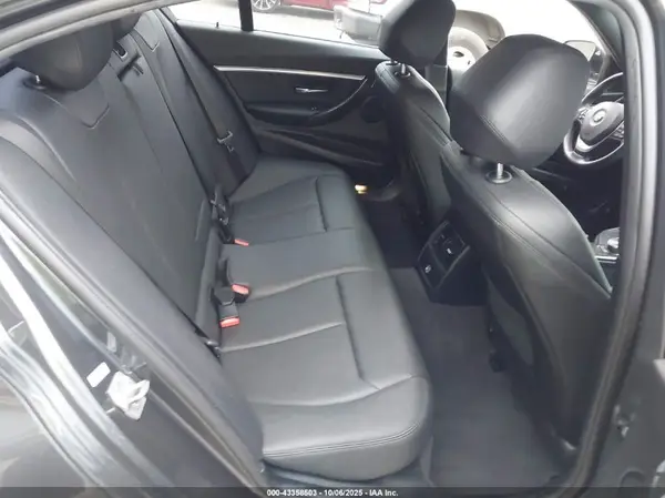 WBA8B9C5XJEE81727 2018 BMW 3ER - Image 8
