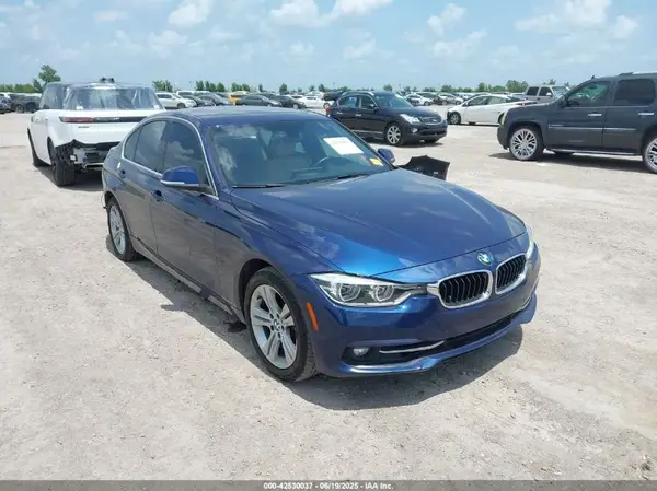 WBA8B9C5XJEE82523 2018 BMW 3ER - Image 1