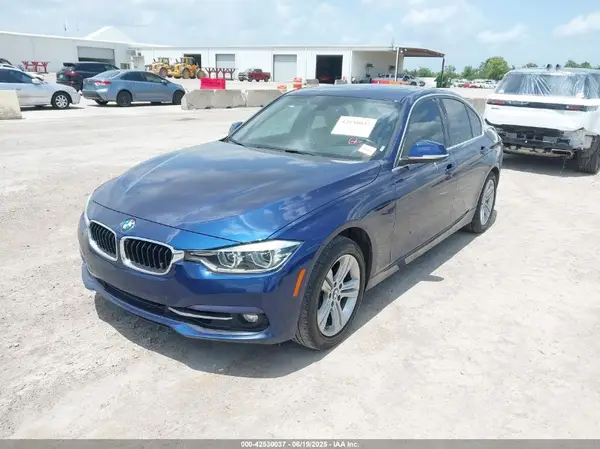 WBA8B9C5XJEE82523 2018 BMW 3ER - Image 2