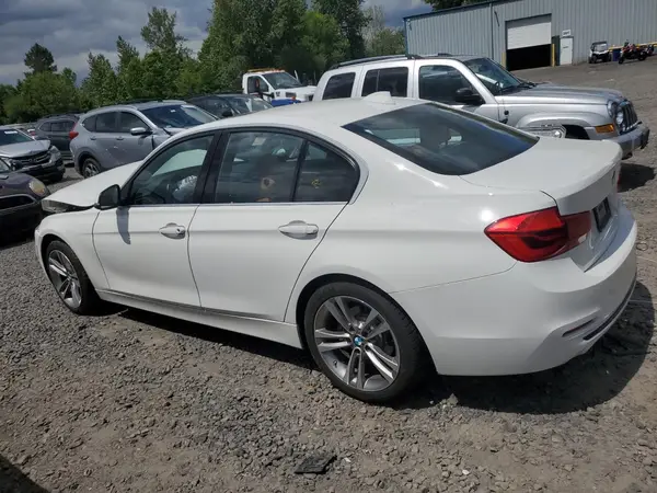 WBA8B9C5XJEE83087 2018 BMW 3ER - Image 2