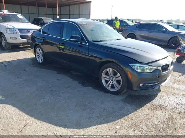 WBA8B9G30HNU52866 2017 BMW 3ER - Image 1