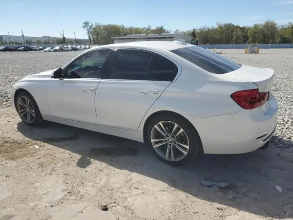 WBA8B9G30HNU54150 2017 BMW 3ER - Image 2