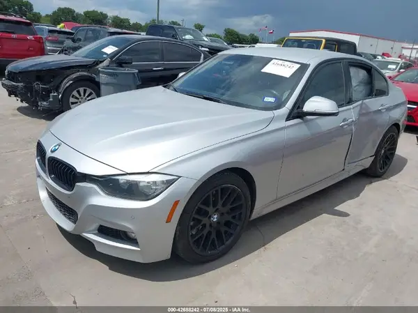 WBA8B9G30HNU55475 2017 BMW 3ER - Image 2