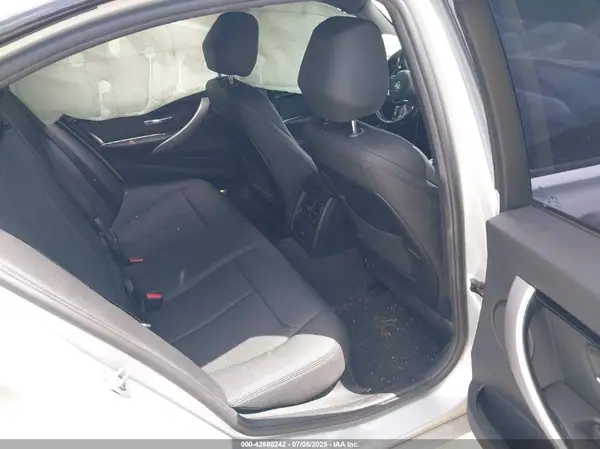 WBA8B9G30HNU55475 2017 BMW 3ER - Image 8