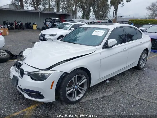 WBA8B9G30HNU55850 2017 BMW 3ER - Image 2