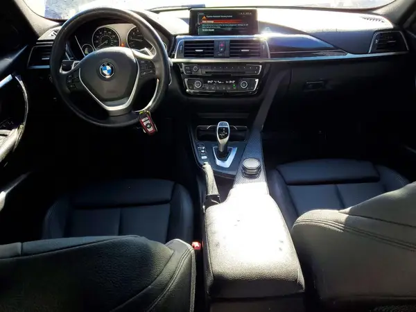 WBA8B9G30HNU56013 2017 BMW 3ER - Image 8