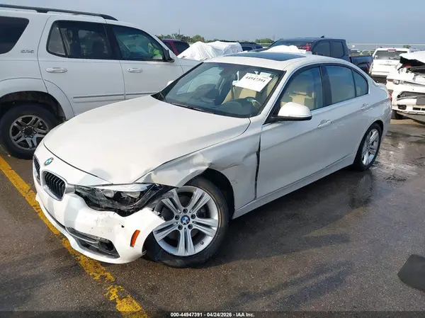 WBA8B9G30HNU56464 2017 BMW 3ER - Image 2