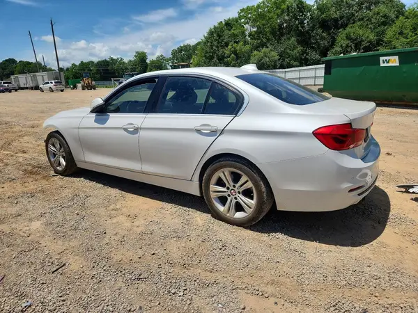 WBA8B9G31HNU53167 2017 BMW 3ER - Image 2