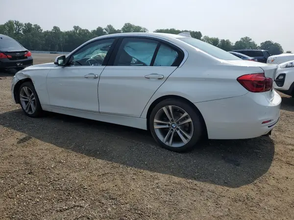 WBA8B9G31HNU53976 2017 BMW 3ER - Image 2