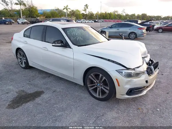 WBA8B9G31HNU56795 2017 BMW 3ER - Image 1