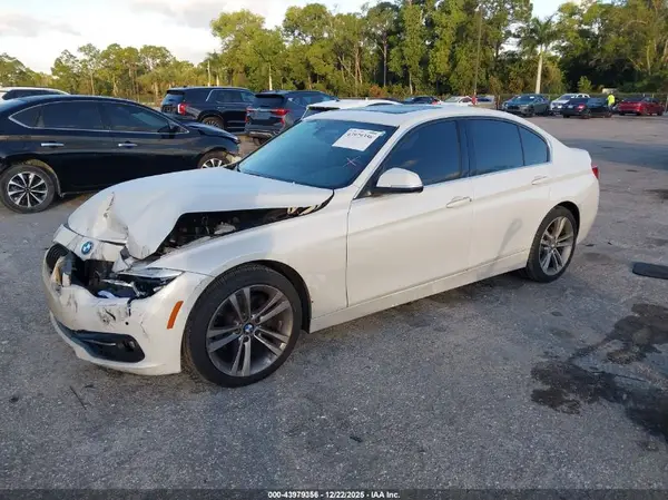 WBA8B9G31HNU56795 2017 BMW 3ER - Image 2