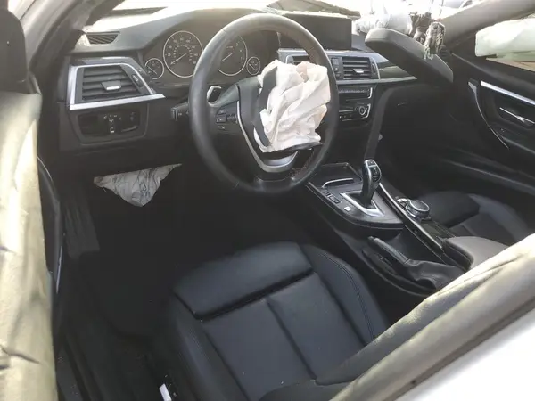 WBA8B9G32HNU52822 2017 BMW 3ER - Image 8